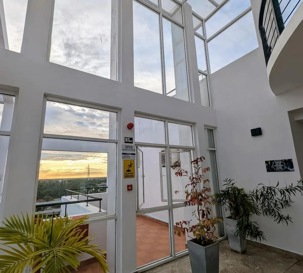 דירה נגומבו Luxury Urban Living 3Br 360Rooftop Pool & Gym סרי לנקה